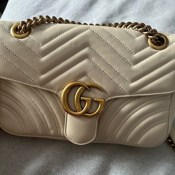 Gucci GG Marmont small matelassé shoulder bag - Picture 7 of 12